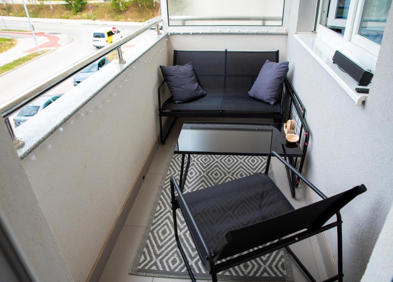 Athena Apartman Lukavica Extérieur photo